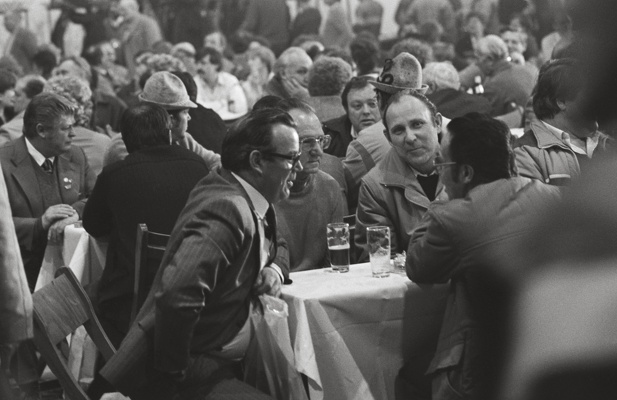 0210-1983-essen-messe