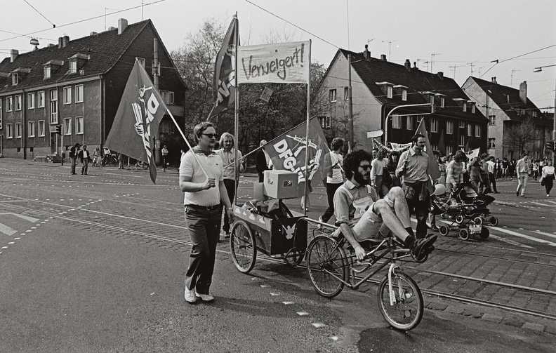 0134-1983-bochum-stahlhausen-ostermarsch.jpg