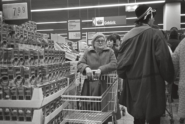 0641-1985-duisburg-plaza