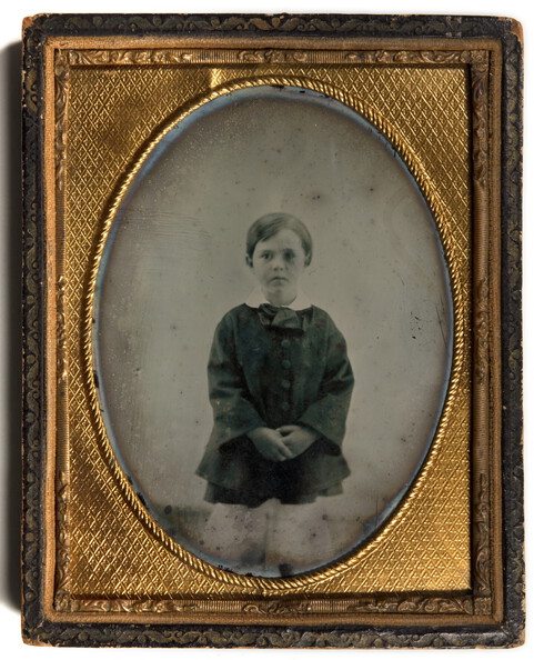 Ambrotypie eines Jungen im Etui, aufgenommen um 1860