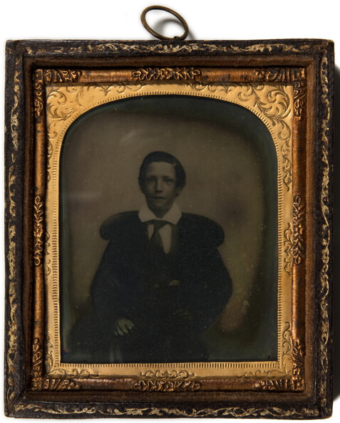 Gerahmte Ambrotypie eines Jungen im Etui, aufgenommen um 1860