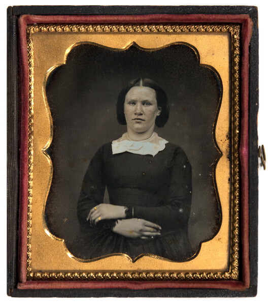 Daguerreotypie einer Frau im Etui, aufgenommen um 1850