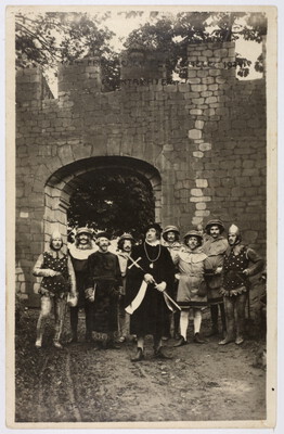 0029_14900_historicbits-000266_2298x3500