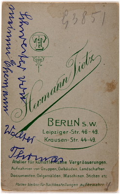 Rueckseite mit handschriftlicher Notiz